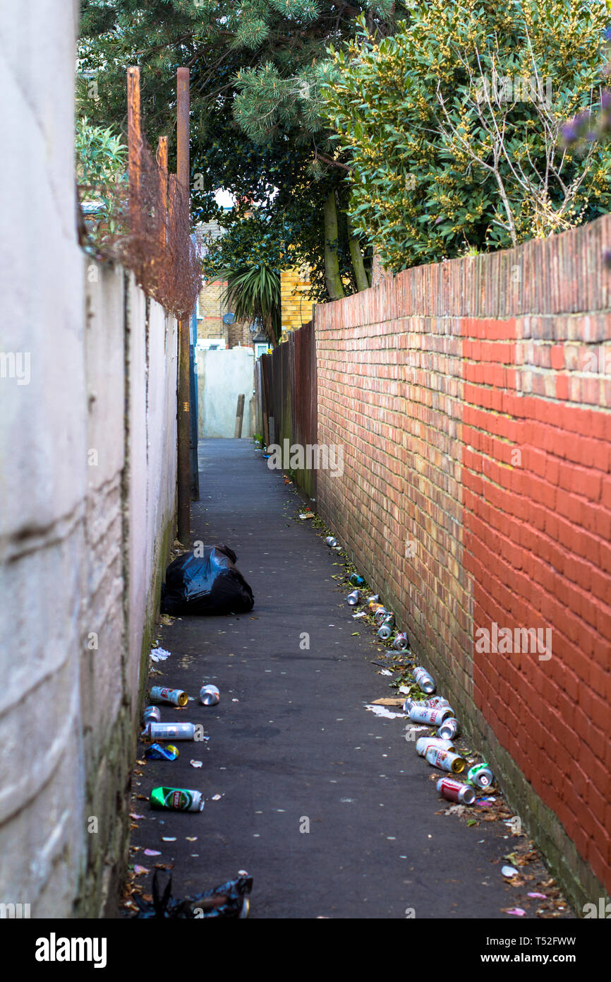 London, Großbritannien. April 12, 2019. Inwood awenue. Hounslow Bereich Stockfoto