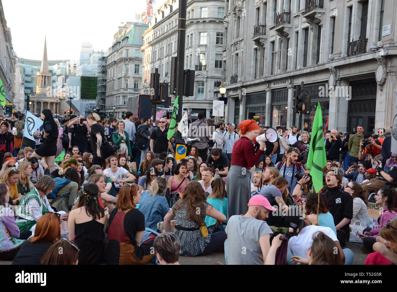 Aussterben Rebellion behalten ihren Würgegriff auf Central London mit ihren relativ kleinen Zahlen - April 2019 19. Stockfoto