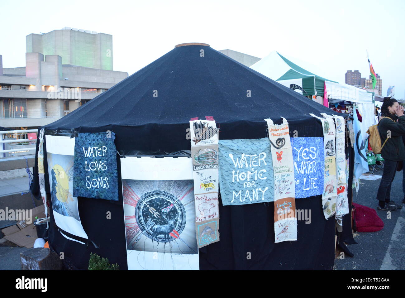 Aussterben Rebellion behalten ihren Würgegriff auf Central London mit ihren relativ kleinen Zahlen - April 2019 19. Stockfoto