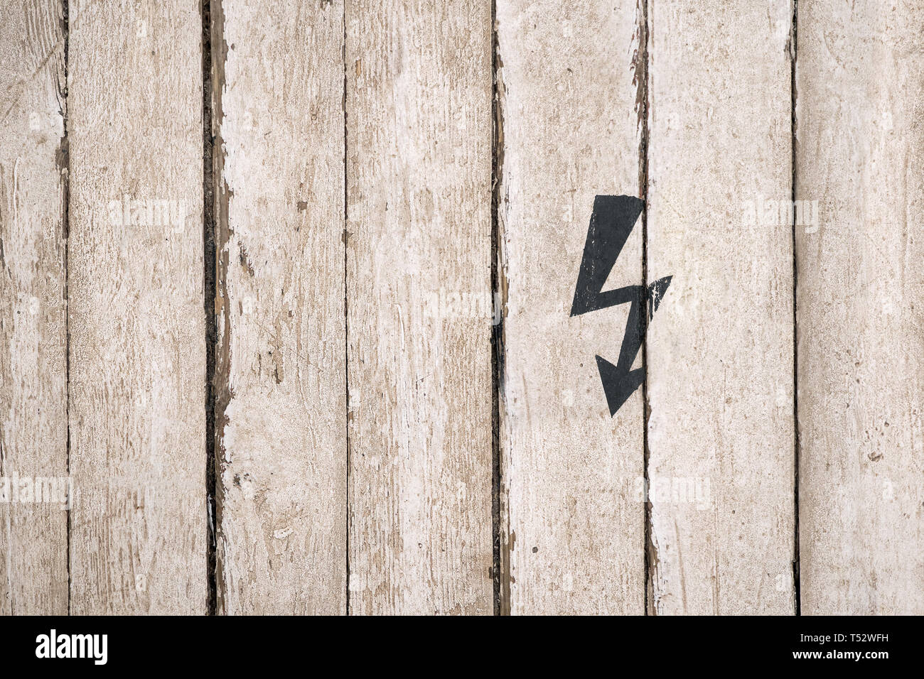Sturm oder Gewitter und Blitzschlag. Sendung, Beförderung Zeichen und Symbole. Lieferservice. Bar, Pflege, Night Club. Vintage Stockfoto