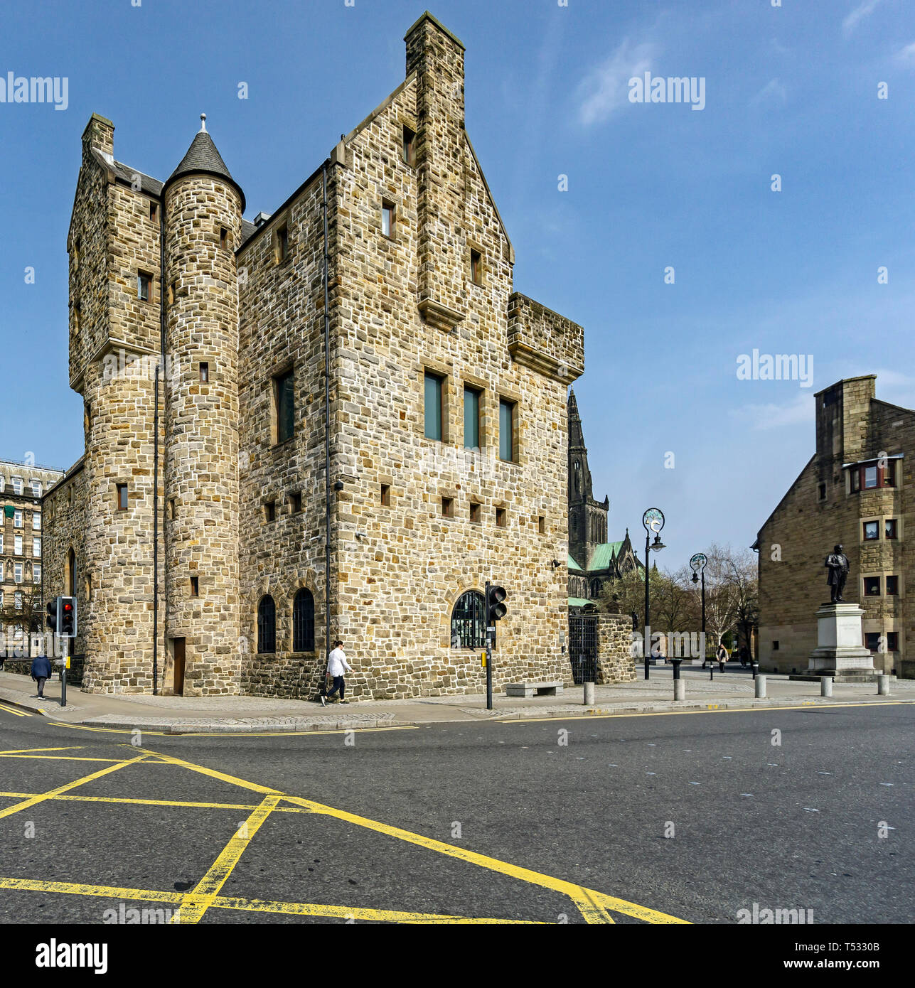 St. Mungo Museum für Religiöse Kunst und Leben auf der Ecke der Castle Street, Cathedral Square in Glasgow Schottland Großbritannien Stockfoto