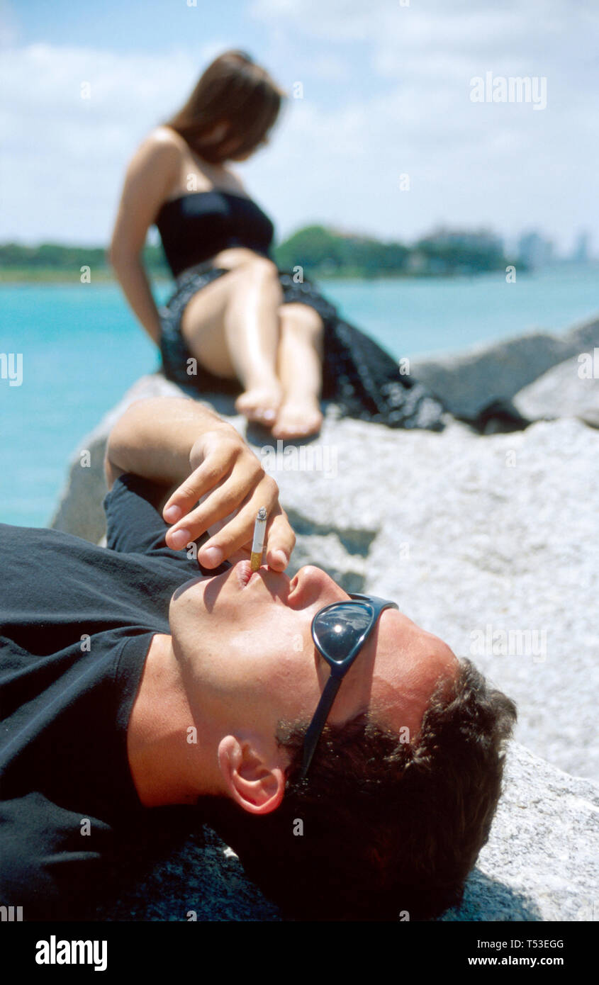 Miami Beach Florida, South Pointe Park, Point, öffentliches Land, Erholung, Hispanic Latino ethnische Einwanderer Minderheit, Modelle während der Pause in f Stockfoto