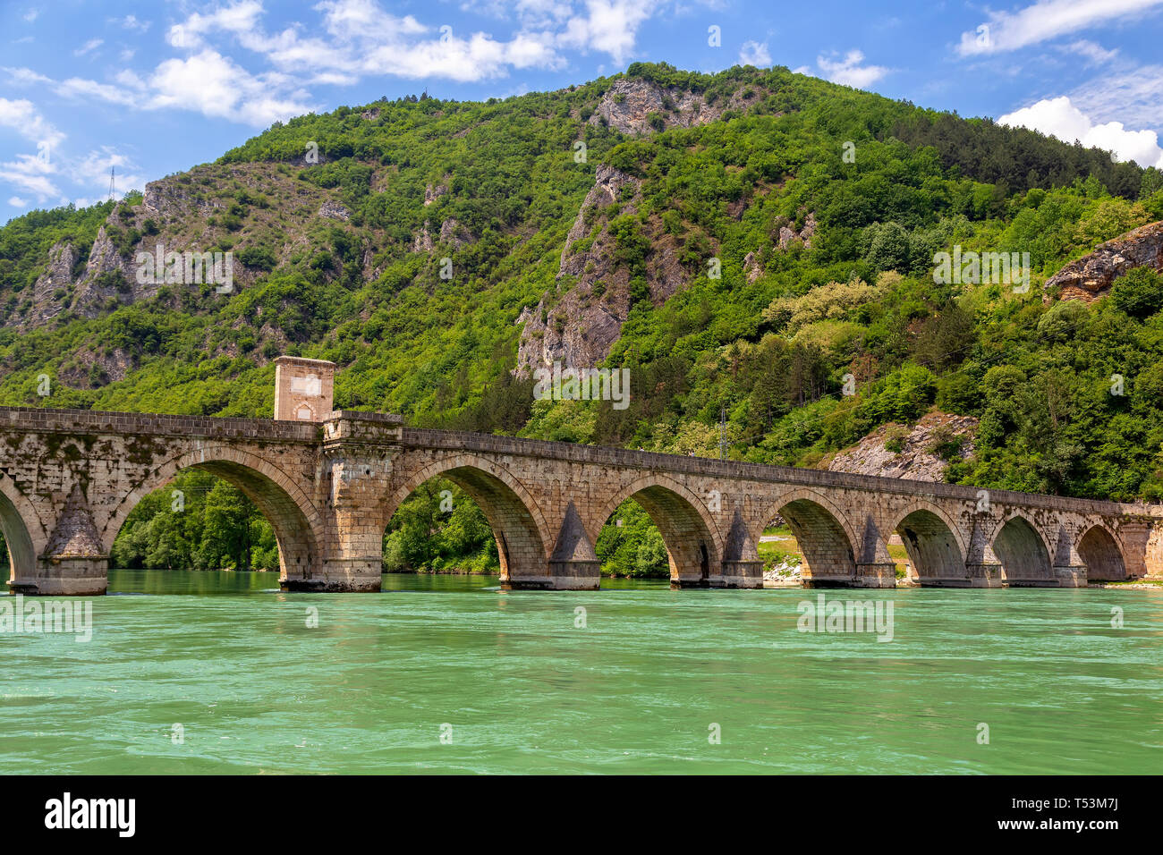 Osmanische Mehmed Pascha Sokolovic steinerne Brücke am Fluss Drina, Visegrad, Bosnien und Herzegowina. Stockfoto