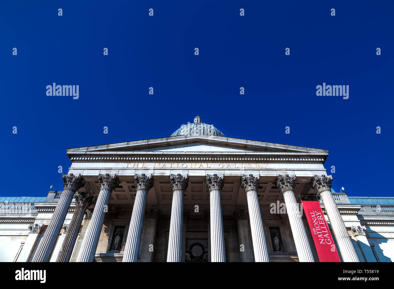 Äußere des Nationalmuseums in Trafalgar Square, London, UK Stockfoto