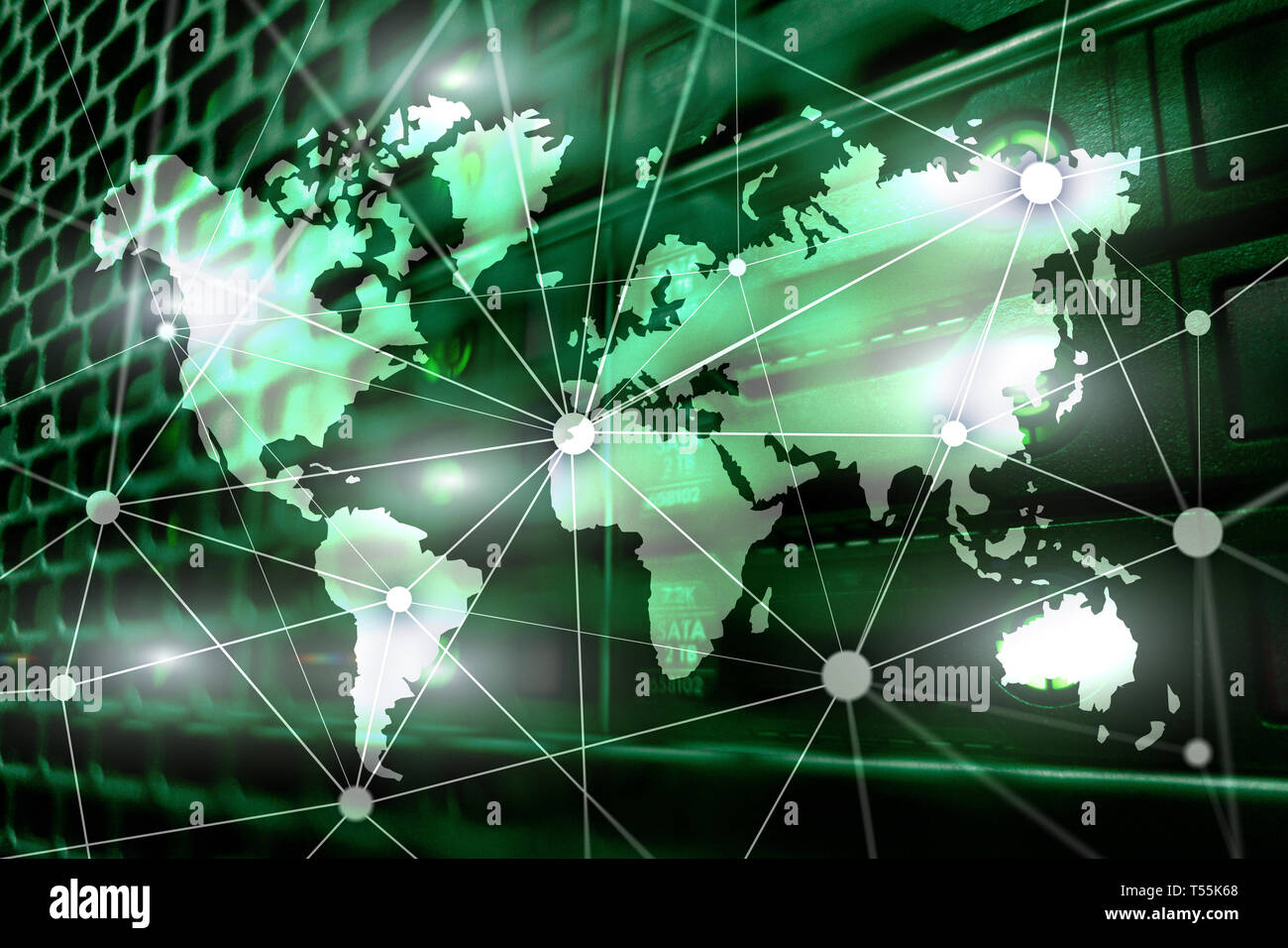 Weltkarte mit Kommunikation Netzwerk auf dem Server zimmer Hintergrund. Stockfoto