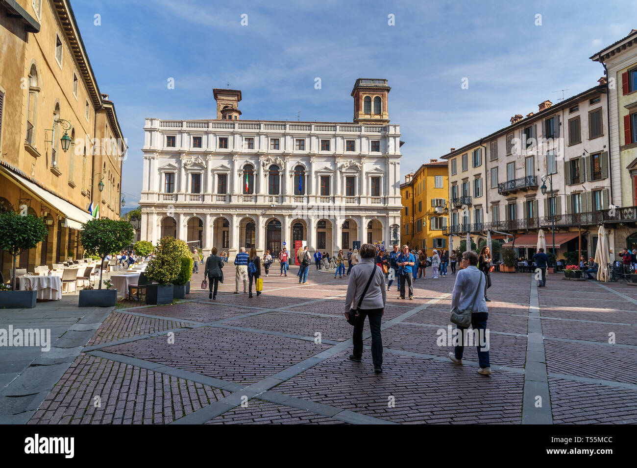 Bergamo, Italien - 18 Oktober, 2018: Blick auf die Piazza Vecchia in Oberstadt Citta Alta Stockfoto