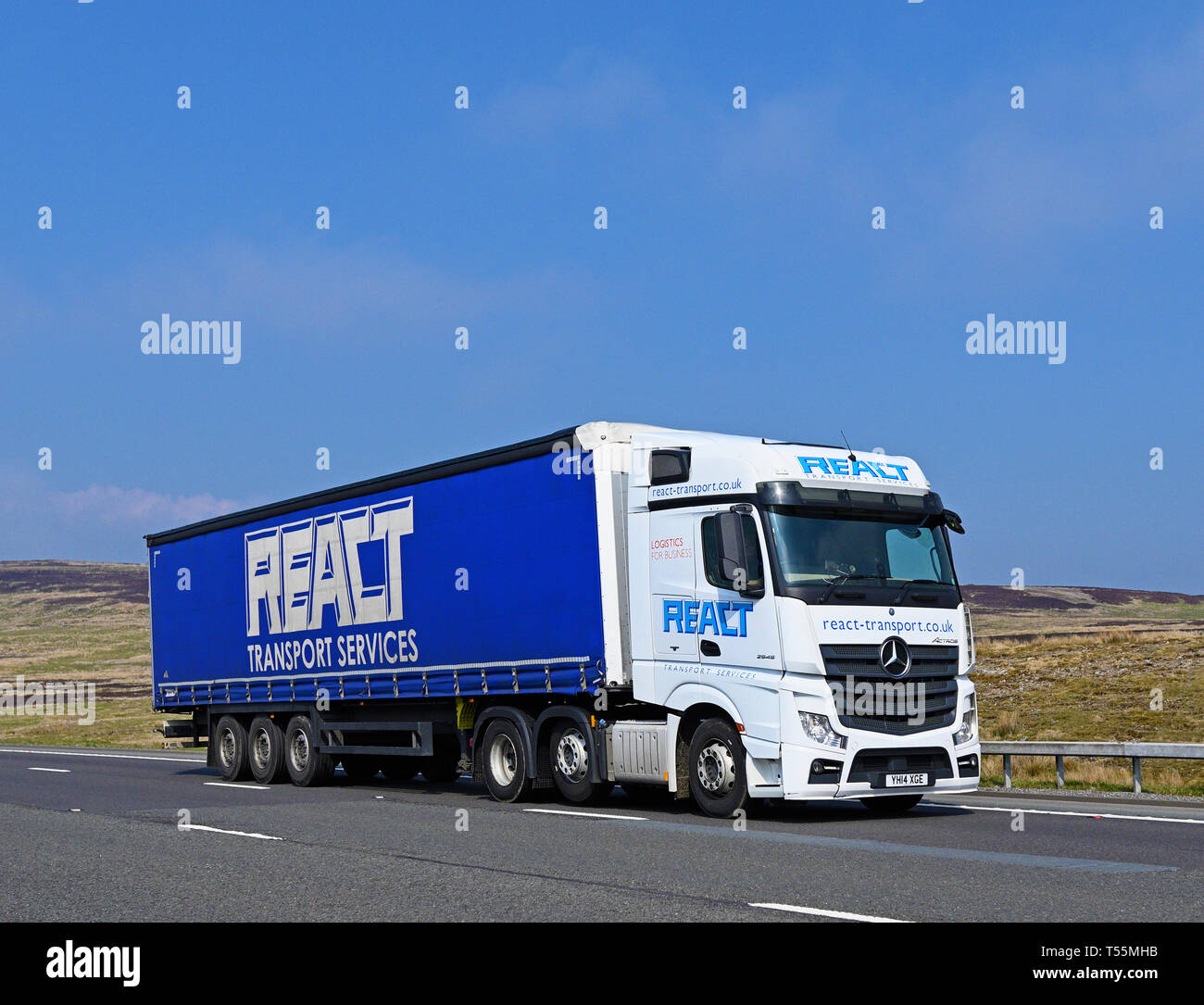 Reagieren Transport Services Limited HGV. Autobahn M6 Richtung Süden, Shap, Cumbria, England, Vereinigtes Königreich, Europa. Stockfoto