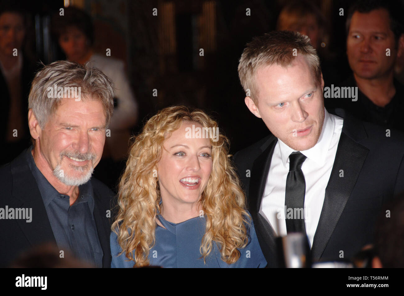 LOS ANGELES, Ca. Februar 02, 2006: HARRISON Ford (links), VIRGINIA MADSEN und Paul Bettany bei der Weltpremiere des neuen Film Firewall am Grauman Chinese Theater, Hollywood. © 2006 Paul Smith/Featureflash Stockfoto