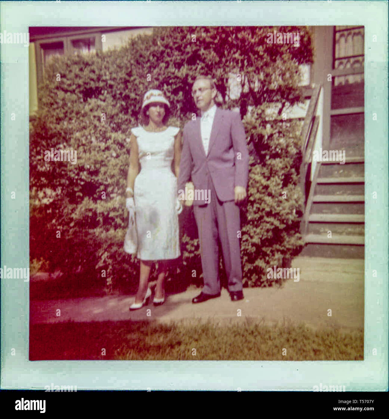 Ein paar Posen in Ihren besten Sonntag Kleidung vor Ostersonntag Gottesdienst in Greene County, Tennessee, USA @ 1959. Stockfoto