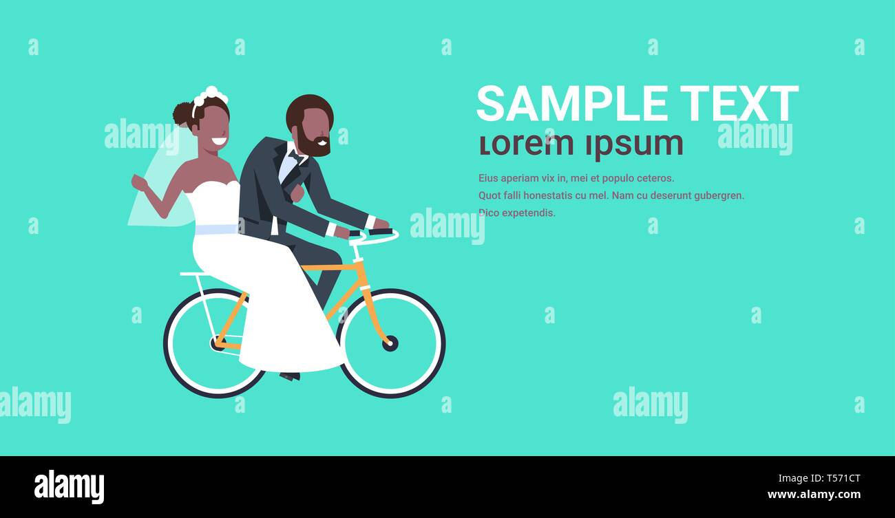 Nur afrikanische amerikanische Paar Reiten Fahrrad Braut und Bräutigam Cycling Bike Spaß Hochzeit Konzept kopieren Raum voller Länge horizontale Flachbild verheiratet Stock Vektor