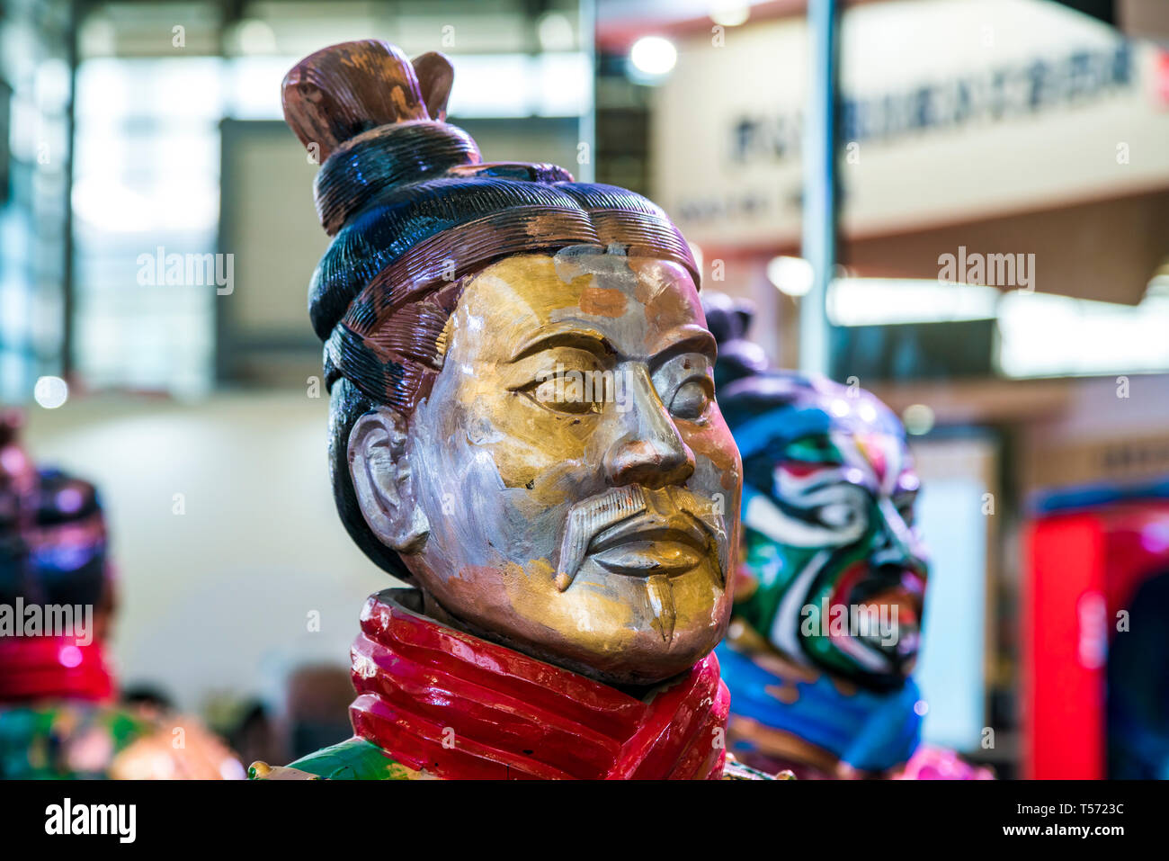Xi'an, China - Mar 30, 2019. clorful Armee von Terracotta Krieger und Pferde in Expo Stockfoto