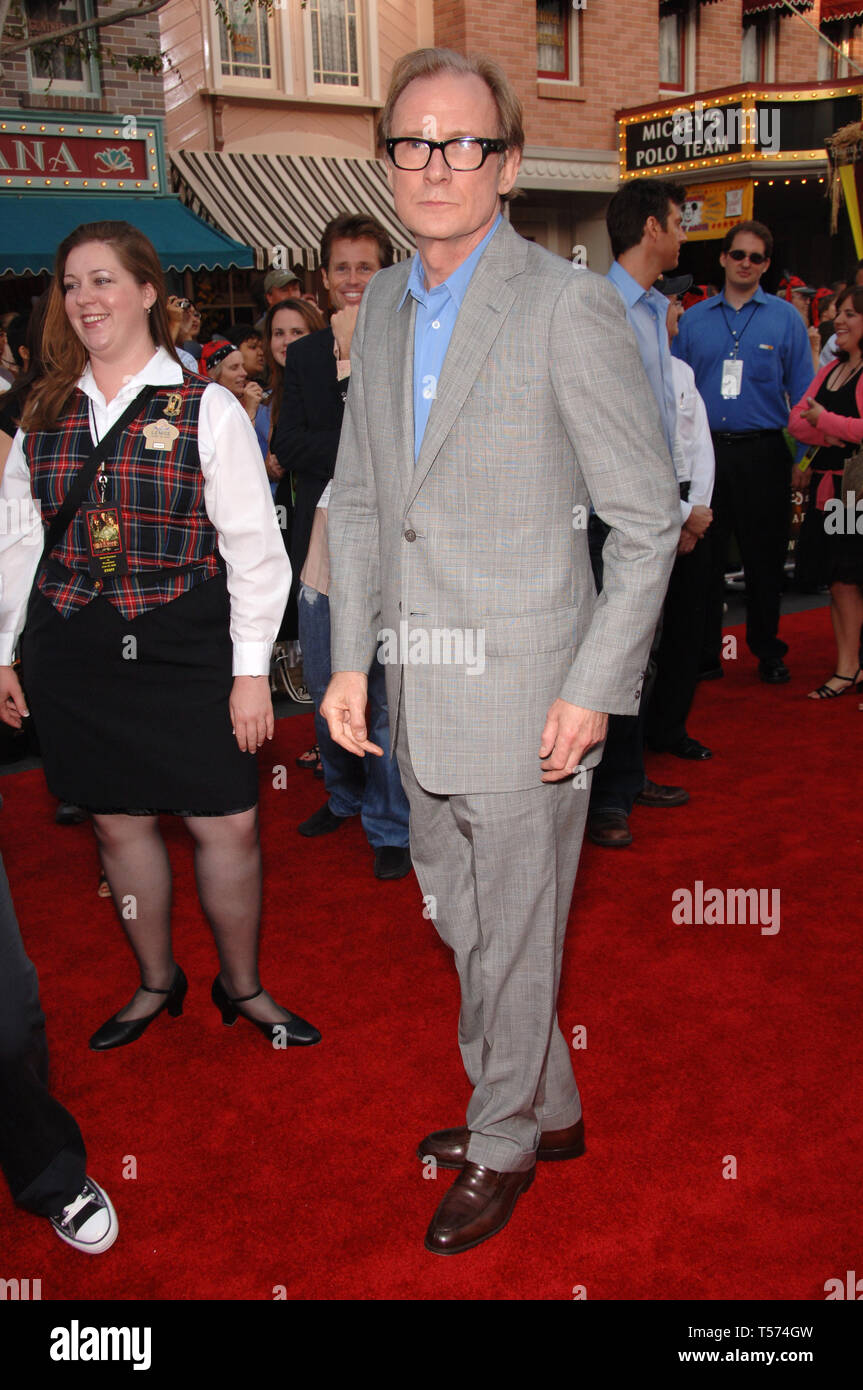 LOS ANGELES, Ca. 25. Juni 2006: Schauspieler Bill Nighy bei der Weltpremiere seines neuen Films "Fluch der Karibik: Dead Man's Chest" in Disneyland, CA. © 2006 Paul Smith/Featureflash Stockfoto