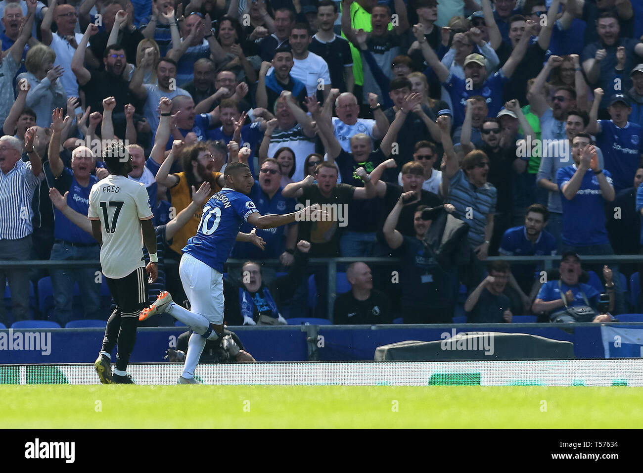 Richarlison von Everton feiert nach der 1-0 während der Sky Bet Championship Match zwischen Bolton Wanderers und Aston Villa mit Längestrich Stadium am 19. April 2019 in Bolton, England. (Foto von Tony Taylor/phcimages.com) Stockfoto