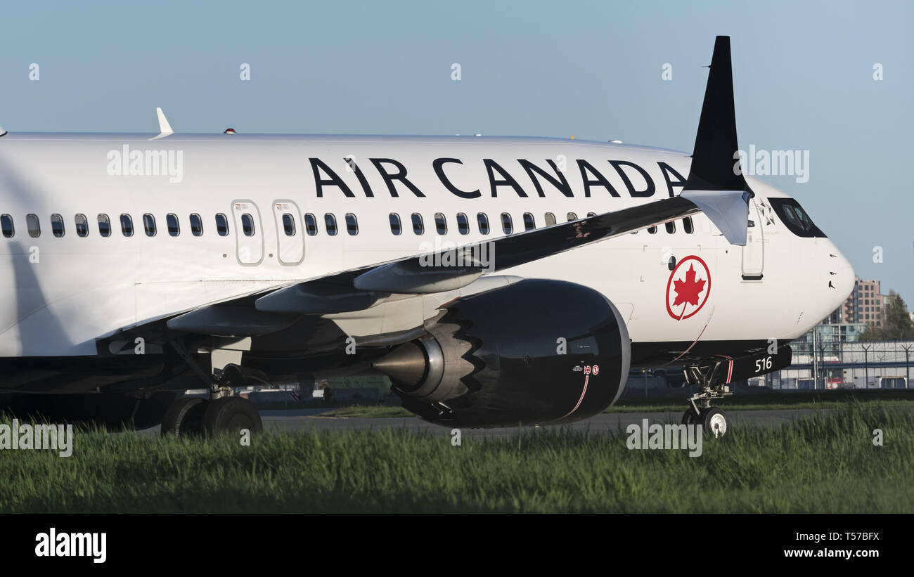 Richmond, British Columbia, Kanada. 20 Apr, 2019. Geerdete Air Canada Boeing 737 MAX. 8 Jets auf der Rollbahn am Internationalen Flughafen von Vancouver, 20. April 2019 geparkt. Credit: bayne Stanley/ZUMA Draht/Alamy leben Nachrichten Stockfoto