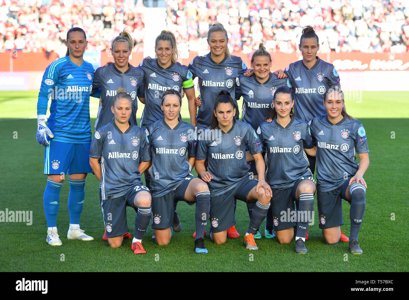 Team Foto, Team, Team, Team Foto. hi. v. li: Laura goalwoman BENKRATH ...