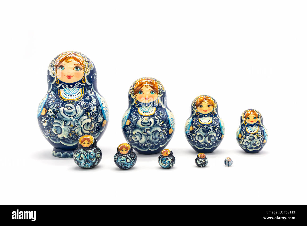 Matrjoschka Puppen isoliert auf einem weißen Hintergrund. Russische Holzpuppe Souvenir. Russische Verschachtelung Puppen, Stapeln Puppen. Stockfoto