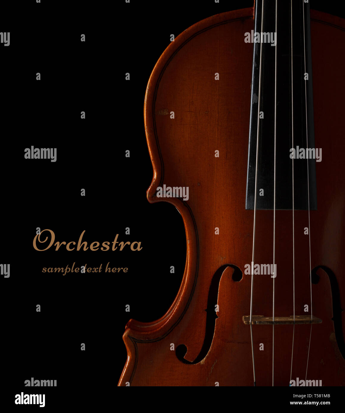 Violine Detail in Umgebungslicht auf schwarzen Hintergrund mit Kopie Raum Stockfoto