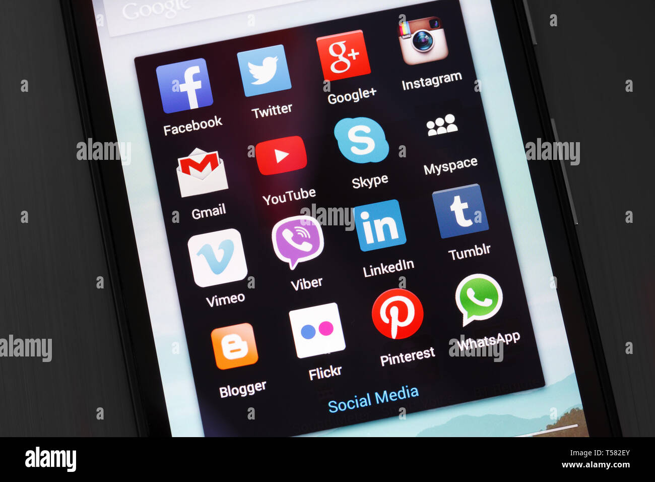 Kiew, Ukraine - 25. August: Verschiedene beliebte Social Media Icons in einer Gruppe Ordner auf Android Smartphone Homescreen, in Kiew, Ukraine, am 25. August, 20. Stockfoto