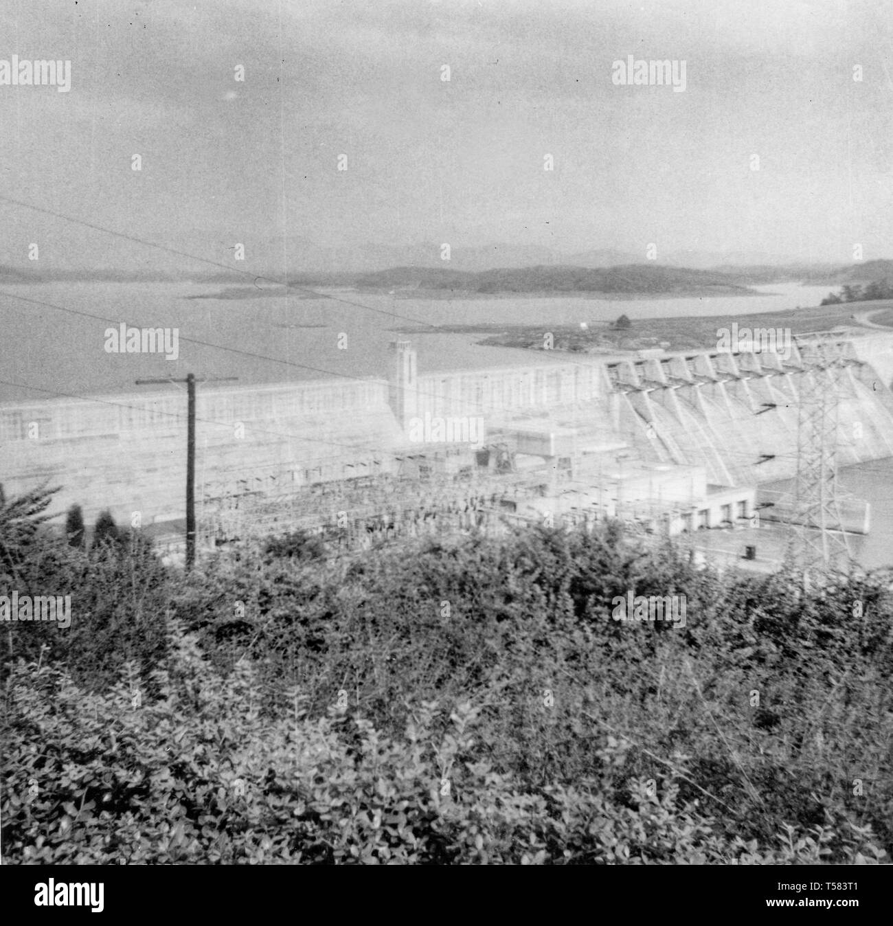 In der breiten Ansicht von Douglas Damm in Sevier County, Tennessee, gebaut von der Tennessee Valley Authority (TVA) in 1943. Stockfoto