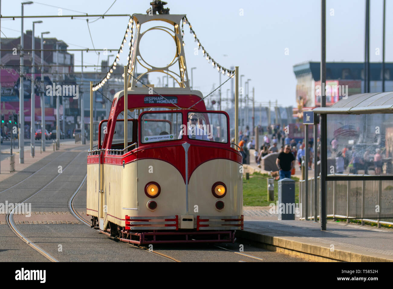 1934 30s Blackpool Boat 227 Tram Charlie Cairoli Blackpool , Lancashire. Ostern Gold Heritage Wochenende Straßenbahnen, fylde Küste, Straßenbahn, Trolleybus, Trolleybusse von früheren Fährpassagiere entlang der Blackpool Küste. Stockfoto