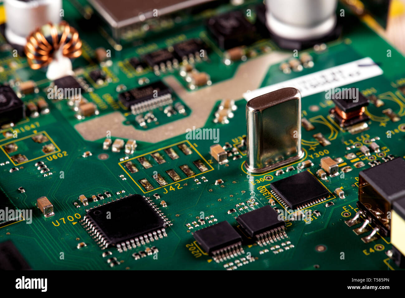 Elektronische Bauteile auf der Platine Stockfotografie - Alamy