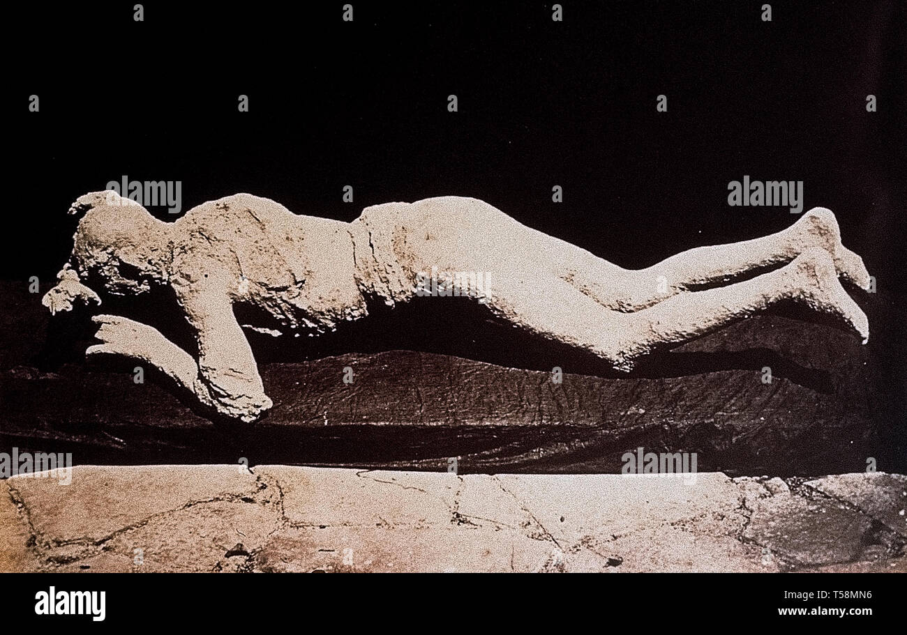 Italien Kampanien Pompeji, einer jungen Frau mit einer Robe um ihre Hüften Foto späten neunzehnten Jahrhundert gewickelt Cast Stockfoto