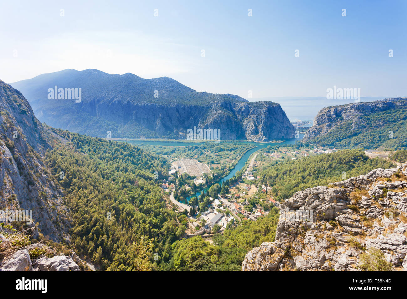 Omis, Kroatien, Europa - schöner Ausblick auf die Stadt Omis in Kroatien Stockfoto