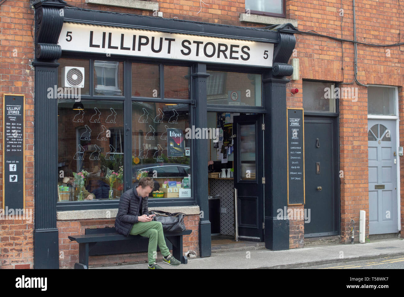 Die lilliput Stores in Arbour Hill, Dublin, Irland. Lilliput Speichert ist ein Obst- und Gemüsehändler, Feinkostgeschäft und der Coffee Shop. Stockfoto