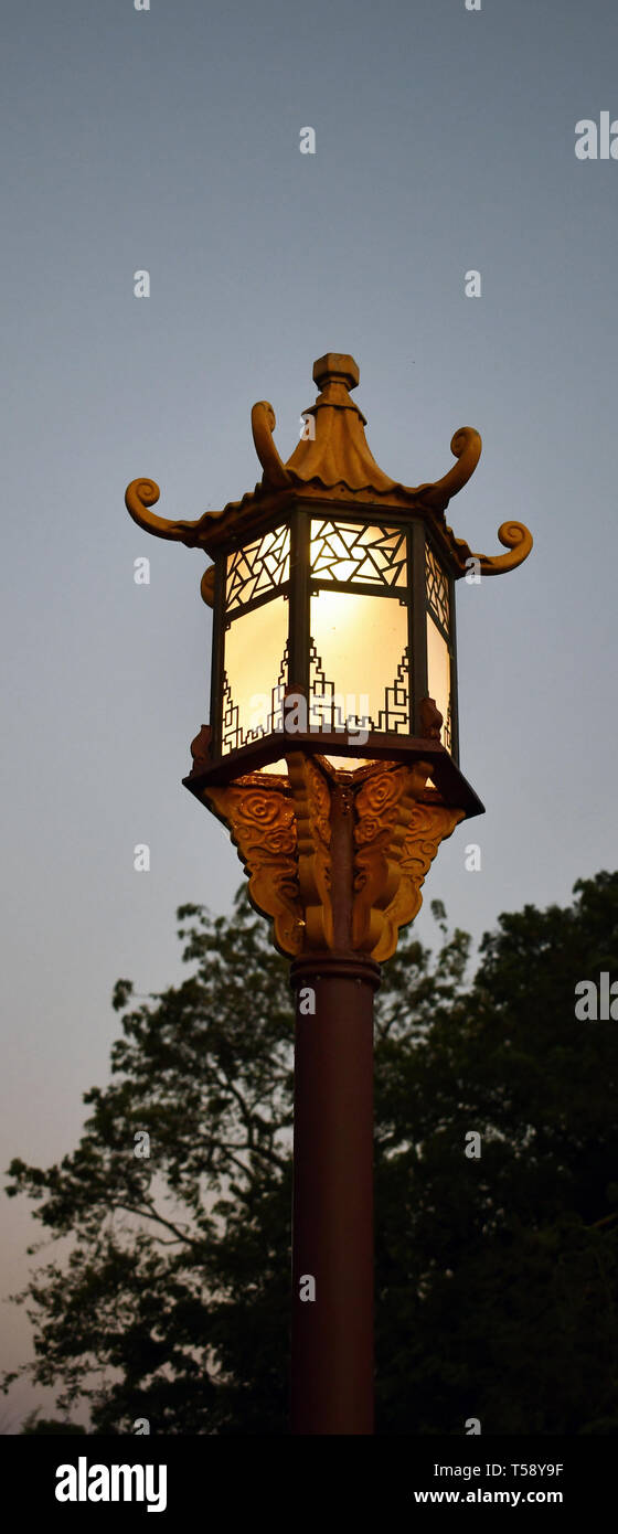 Chinesische Leuchte Abendhimmel Stockfoto