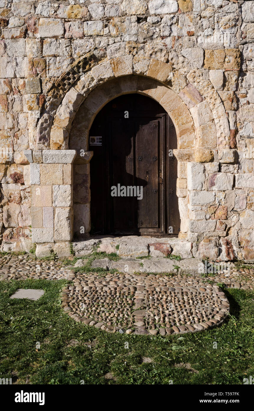 Iglesia de santiago el viejo Fotos und Bildmaterial in hoher