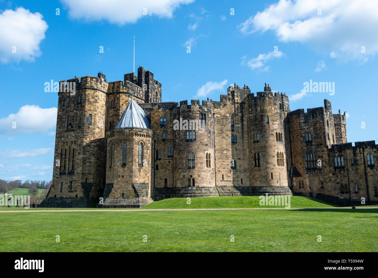 Die wichtigsten von der äußeren Bailey in Alnwick Castle in Northumberland, England, UK Halten Stockfoto