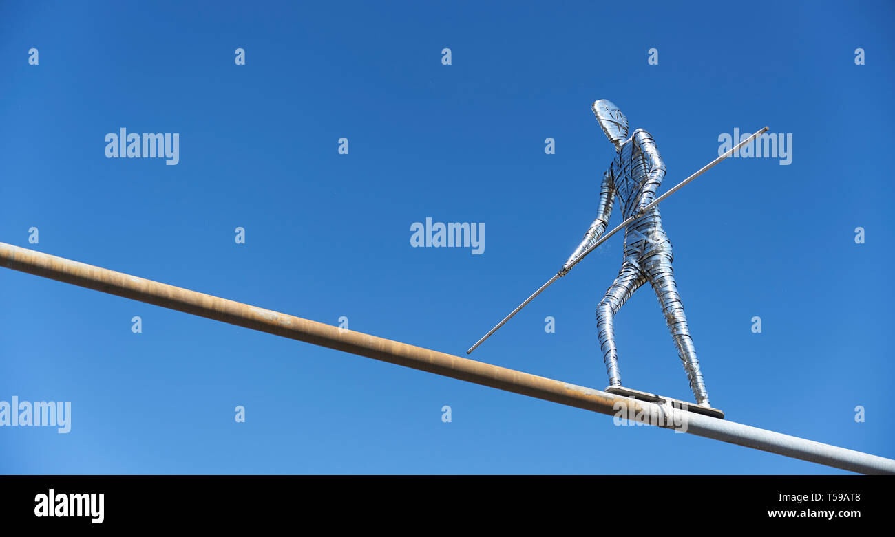 Statue 'Walking man' von E.R. Nele in Bad Vilbel Stockfoto