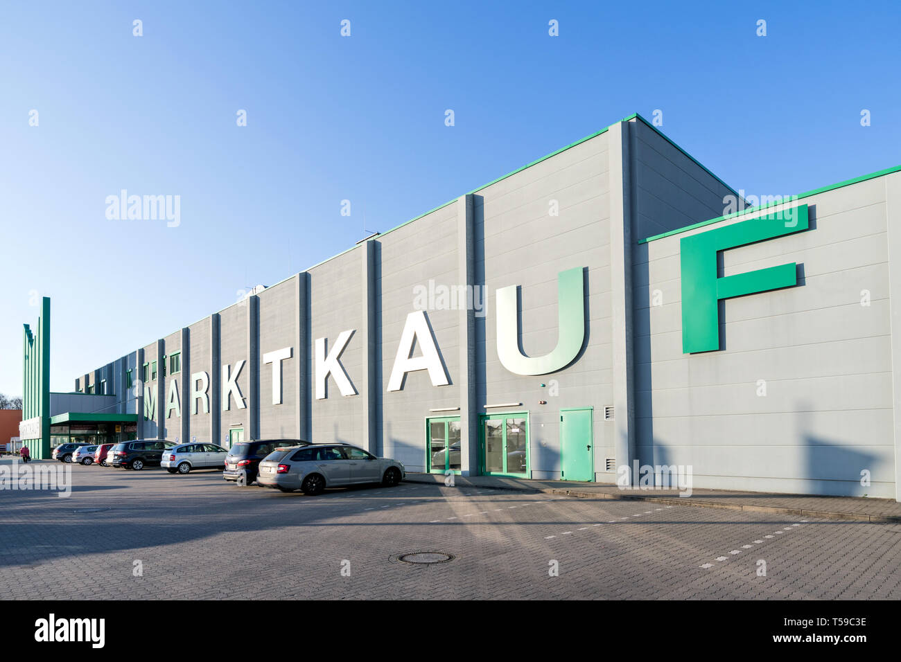 Marktkauf SB-Warenhaus in Elmshorn. Der Marktkauf Holding GmbH ist eines der größten deutschen Handelsunternehmen und Teil der EDEKA-Gruppe. Stockfoto