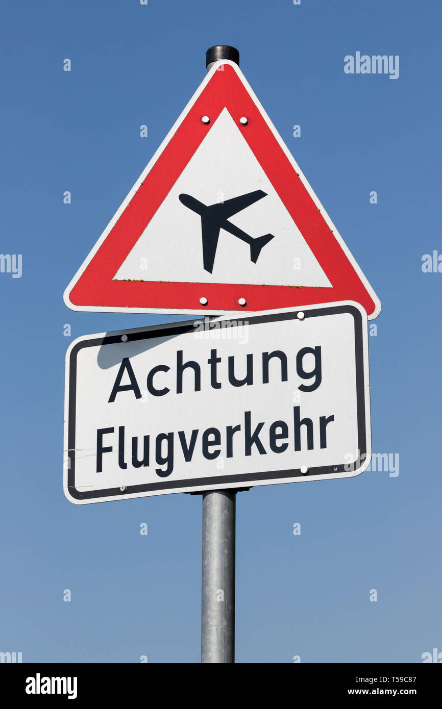 Deutsche Schild: tief fliegende Luftfahrzeuge Stockfoto
