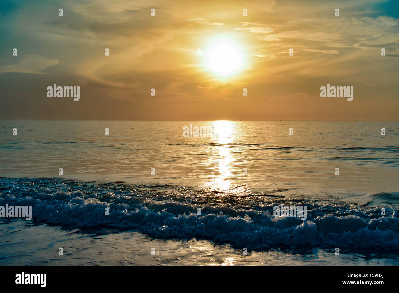 St. Pete Beach, Florida. Januar 25, 2019. Sonnenuntergang am Meer in St. Pete Beach (2) Stockfoto