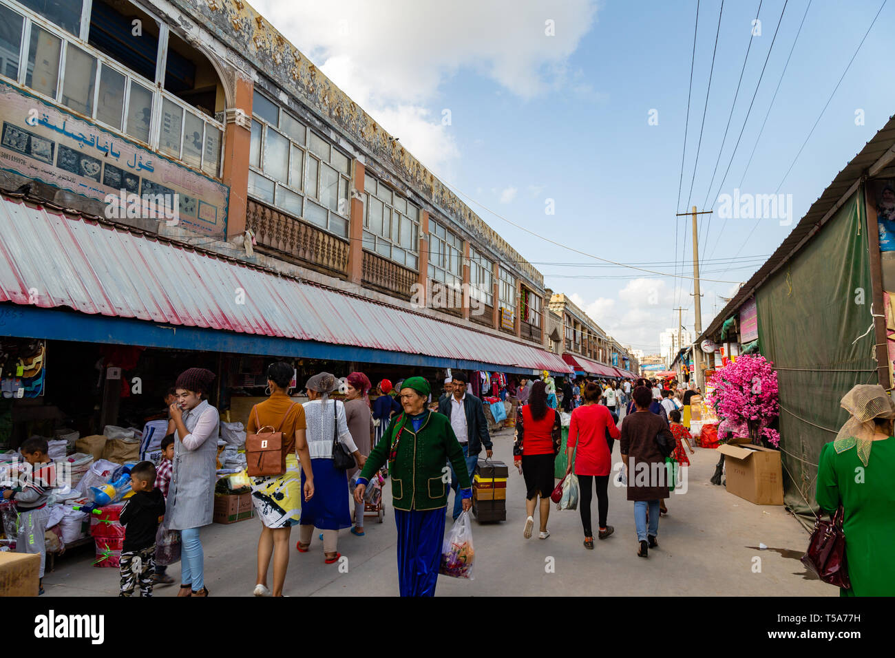 Aug 2017, Kashgar, Xingjiang, China: Die berühmten Sonntagsmarkt in Kashgar, ein beliebtes Ziel, entlang der Seidenstraße, ist jeden Tag mit Touristen überfüllt Stockfoto