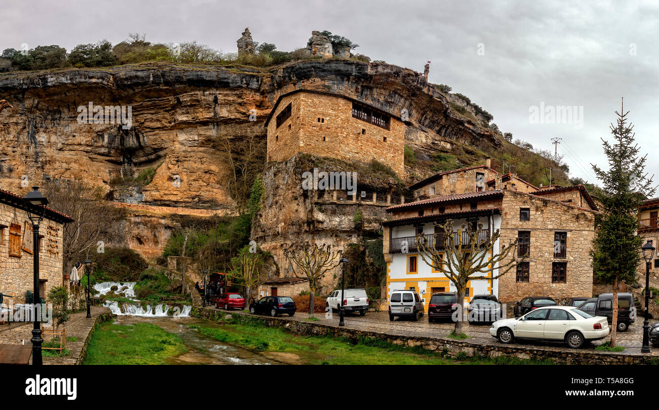 De orbaneja lCastillo cliff Panoramaaussicht Stockfoto