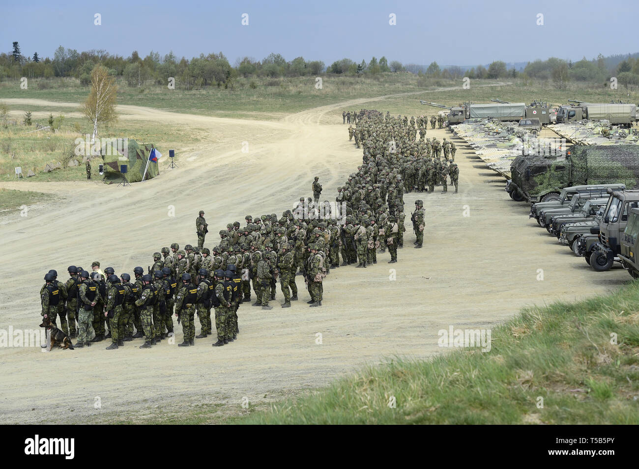 In 2019-2021, die 71St mechanisierten Bataillons ist Teil der Sehr hohe Bereitschaft, Joint Task Force (VJFT), die in der Lage ist, schnelle Bereitstellung zu potenziellen Bedrohungen der alliierten Länder zu reagieren. Tschechisch, Spanisch, polnischen und britischen Bataillone sind Teil der VJFT Brigade auf dem Polnischen 21 Brigade. Die VJTF land Brigade hat rund 5000 Soldaten aus der Luft unterstützt, Marine- und Special Forces. Die tschechische Lizzard 2019 militärische Übung, die auf die Bekämpfung der mechanisierten Einheiten in einer sehr intensiven Konflikt konzentriert und kontrolliert die Bereitschaft ihrer Bereitstellung in der NATO Response Force, ist culminatin Stockfoto