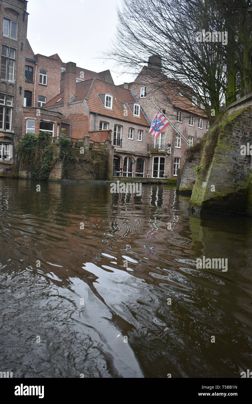 Brügge Brügge Belgien Kanäle Turm Schokolade Bier Waffeln historische Altstadt Zitadelle mit Burggraben Reisen Belgien Colin Ferrell in Brügge Top 10 der besten 10. Stockfoto