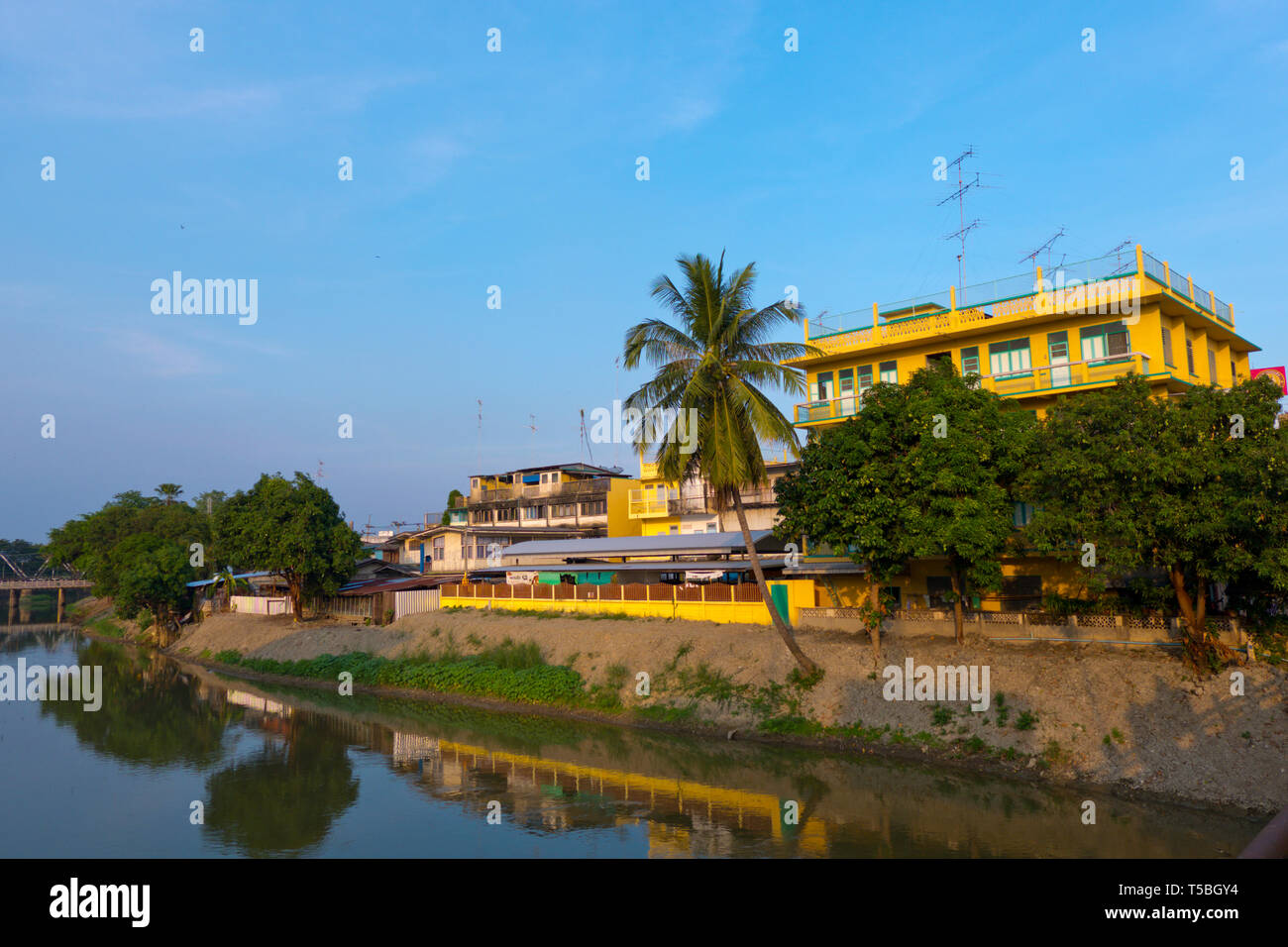 Mae Nam Phetchaburi, Fluss durch Phetchaburi, Thailand gehen Stockfoto