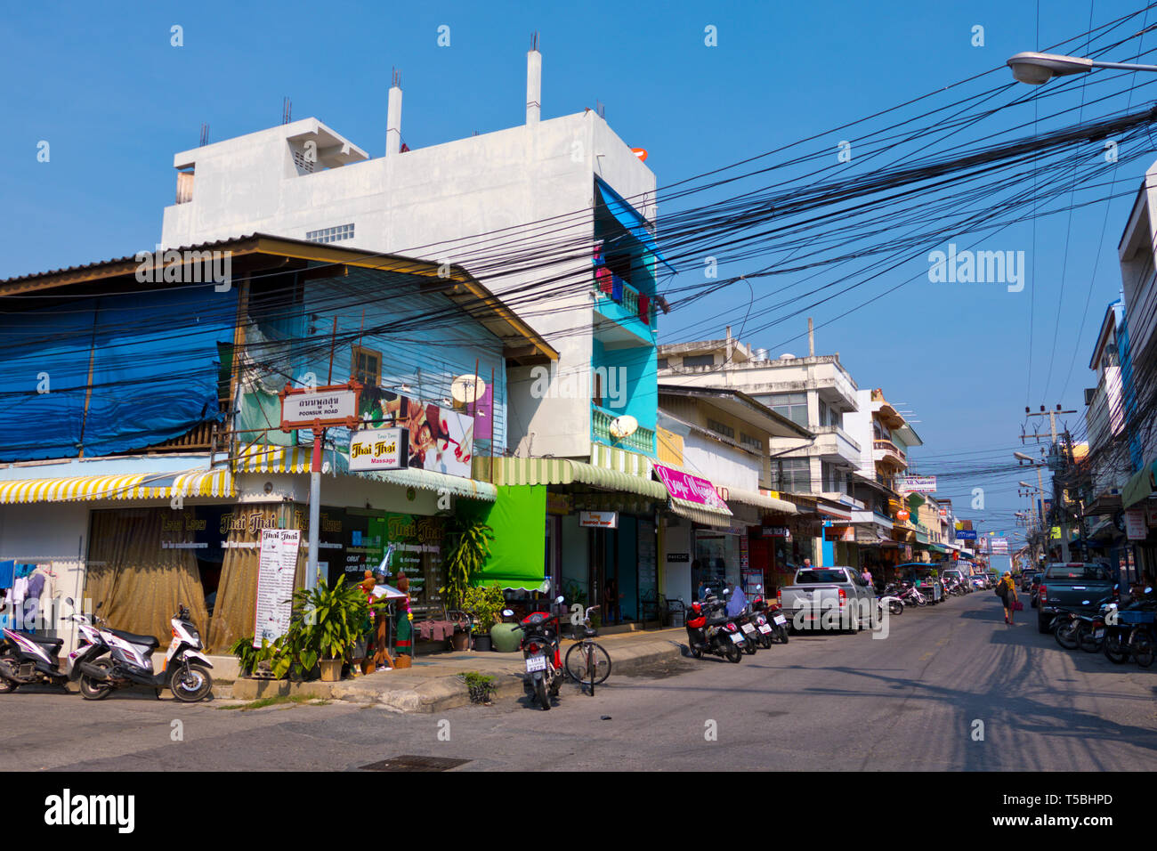 Dechanuchit Gasse, an der Ecke Poonsuk Road, Hua Hin, Thailand Stockfoto