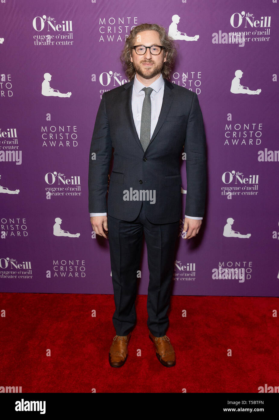 New York, Vereinigte Staaten. 22 Apr, 2019. Jason Eagan nimmt Eugene O'Neill Theater Center Honors John Logan mit 19. jährlichen Monte Cristo Award bei Edison Ballsaal Credit: Lev Radin/Pacific Press/Alamy leben Nachrichten Stockfoto