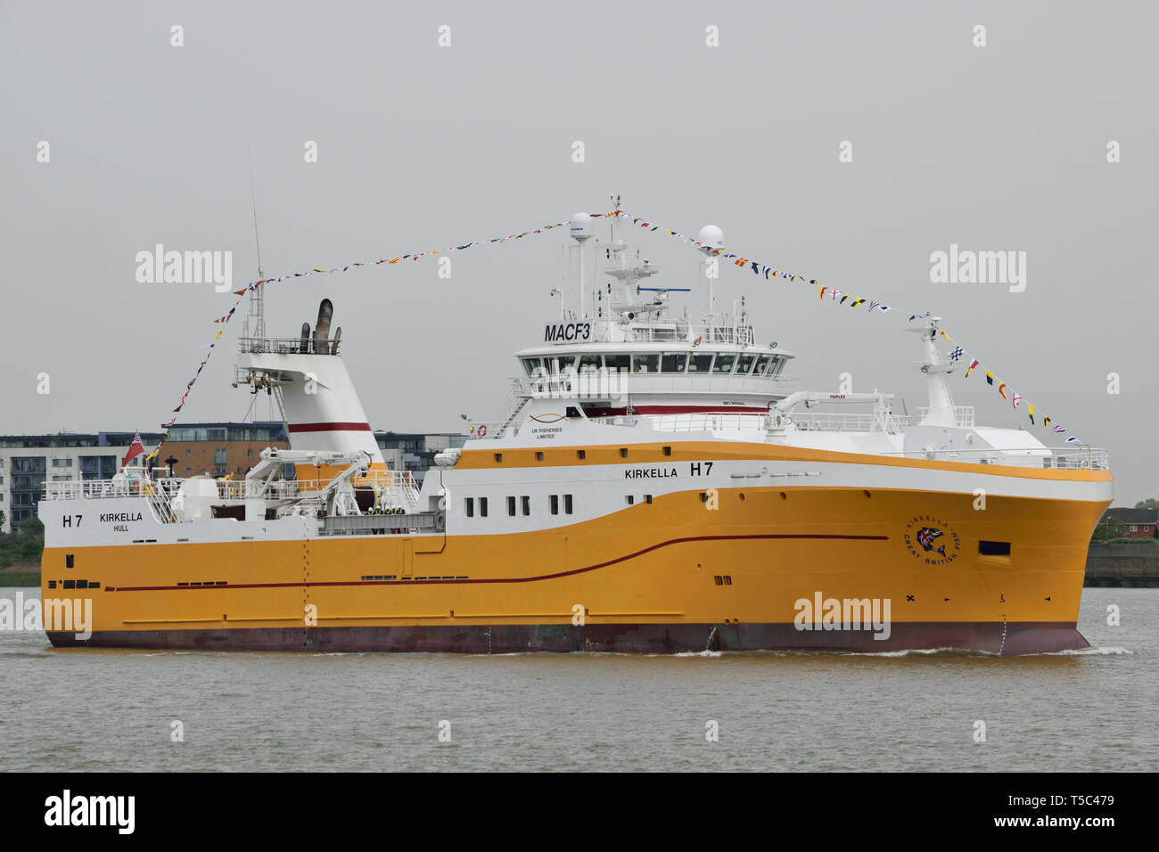 Neue mit Frosttrawlern Kirkella anreisen, auf der Themse in London vor ihrer formalen Taufe von Greenwich Stockfoto