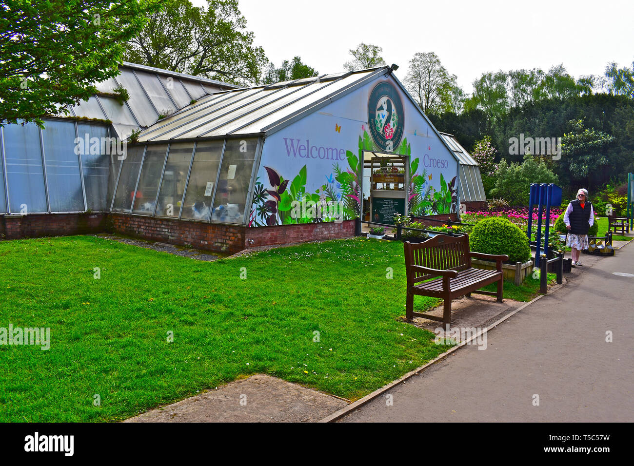 Blick auf Roath Park Conservatory, mitten im Botanischen Garten der Park entfernt. Zu den öffentlichen Öffnen Sie den beheizten Gebäude enthält viele ungewöhnliche Pflanzen Stockfoto