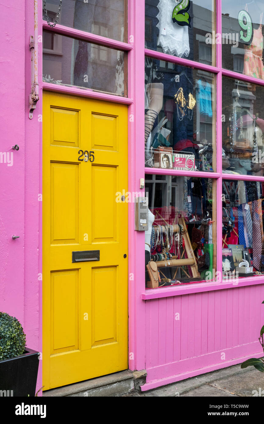 Vintage second hand kleidung shop. 295 Portobello Road. Notting Hill, London Stockfoto