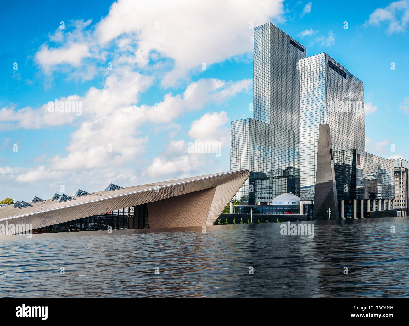 Digitale Manipulation der überschwemmten Stadt Rotterdam, Niederlande - Klimawandel Konzept Stockfoto