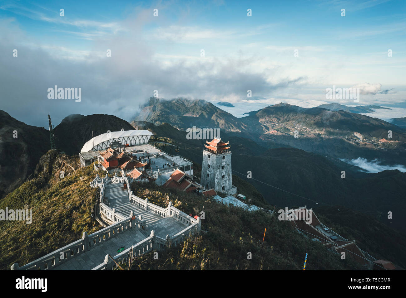 Eine Pagode an der Spitze der Fansipan Berg, Vietnam. Stockfoto