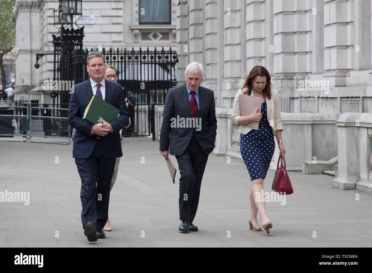 Cabinet Office, London, UK. 23. April 2019. (L - R) Keir Starmer, Rebecca Long-Bailey, John McDonald und Sue Hayman Lebenslauf Brexit Gespräche mit der Regierung im Cabinet Office, Westminster. Credit: Santo Basone/Alamy leben Nachrichten Stockfoto