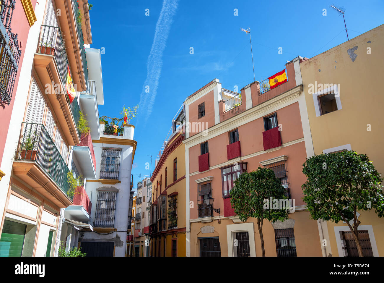 Ansicht der historischen Wohngegend in der Karwoche in Sevilla, Spanien Stockfoto