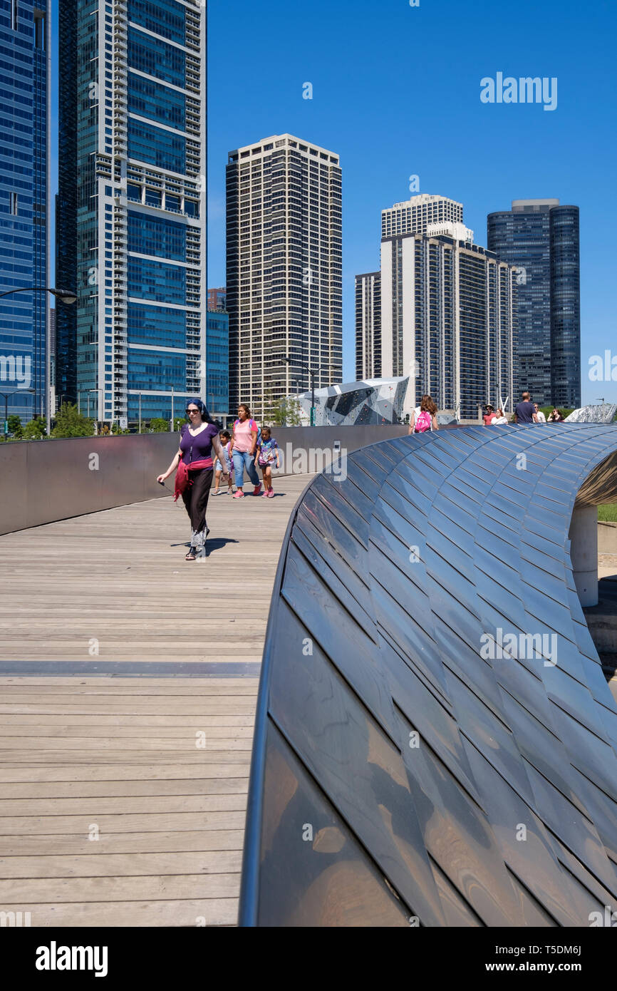 BP Fußgängerbrücke vom Architekten Frank Gehry im Millennium Park in der Innenstadt von Chicago Stockfoto